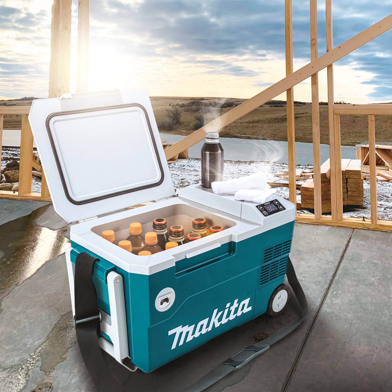 Combo Cooler Inal. DCW180 + Lampara-Radio Inal. DMR057 + 2 Baterías 18V + Cargador Rápido Baterías MAKITA