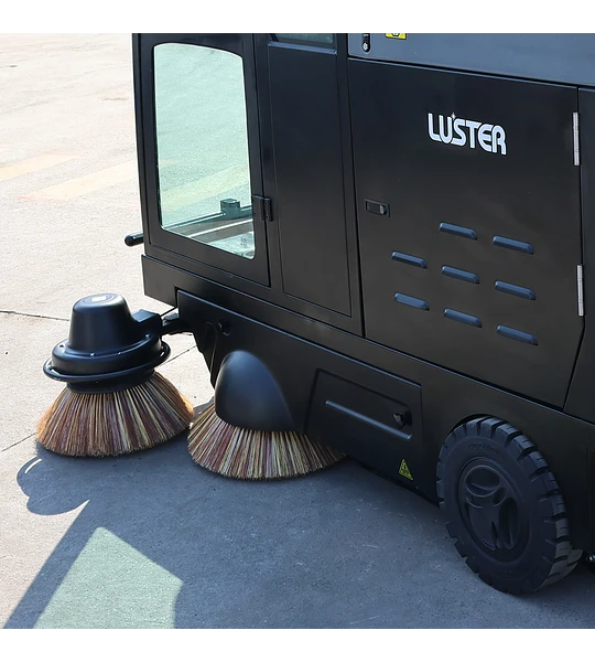 Barredora Hombre a Bordo 100/180LT 5500W 8V 150V LUSTER