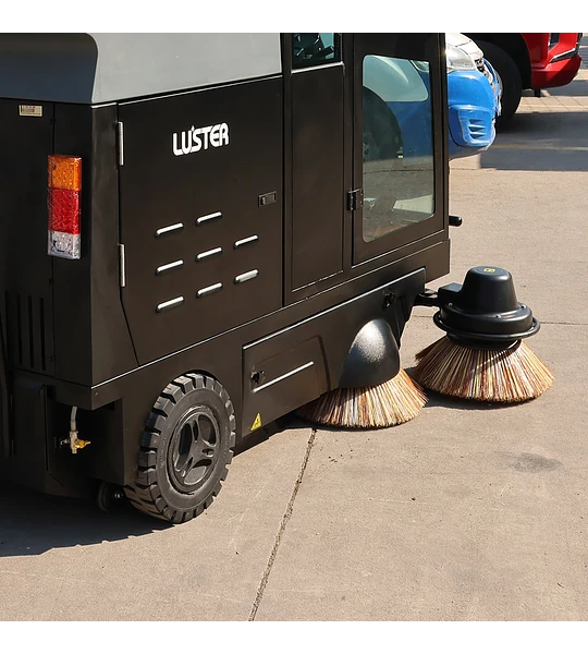 Barredora Hombre a Bordo 100/180LT 5500W 8V 150V LUSTER